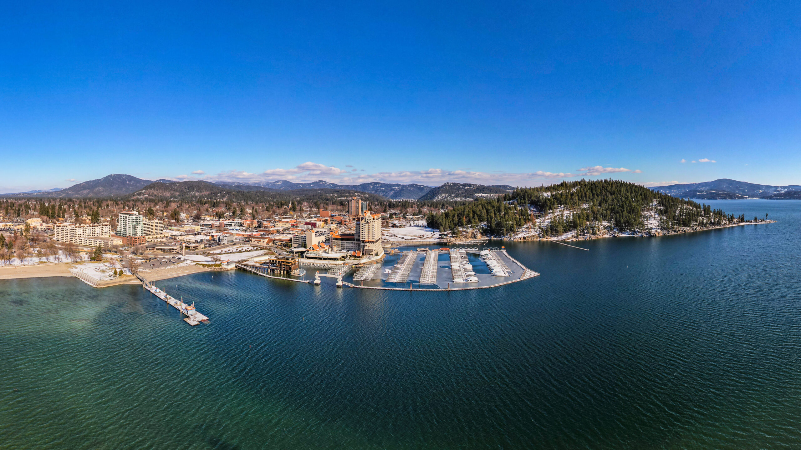 Coeur d'Alene city wide-angle view